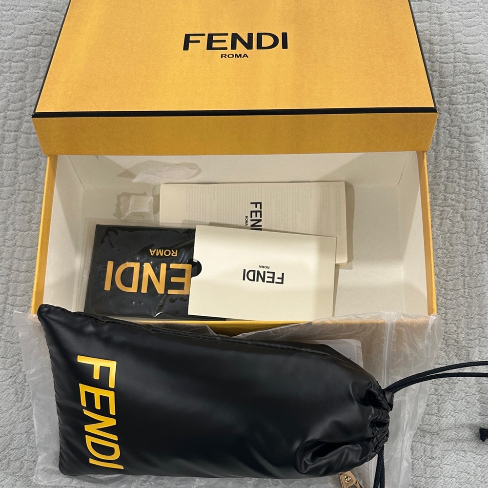 Fendi “WAY” Rectangular Sunglasses - Picture 11 of 11